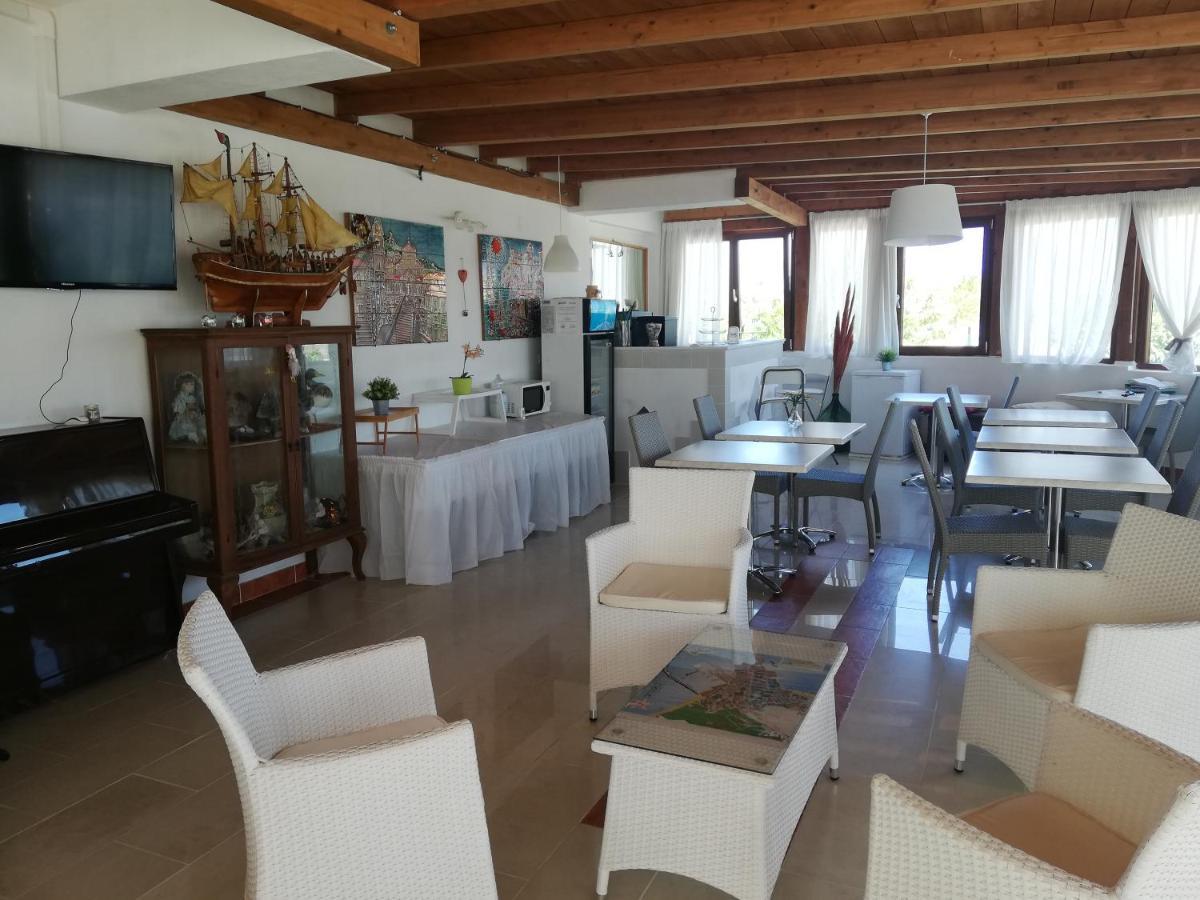B&B Palazzo Manfredi Vieste, Fronte Mare Con Parcheggio Dış mekan fotoğraf