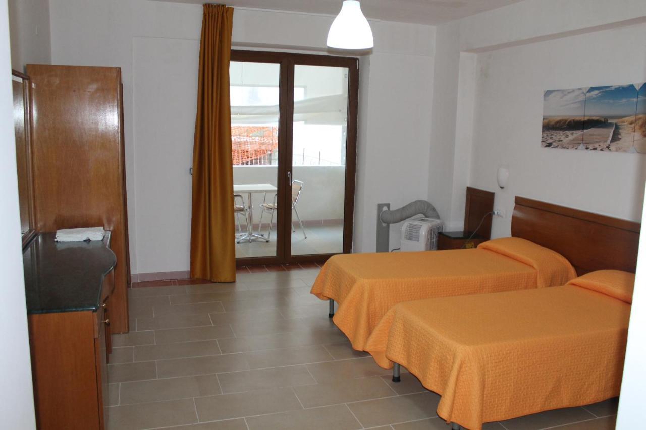 B&B Palazzo Manfredi Vieste, Fronte Mare Con Parcheggio Dış mekan fotoğraf