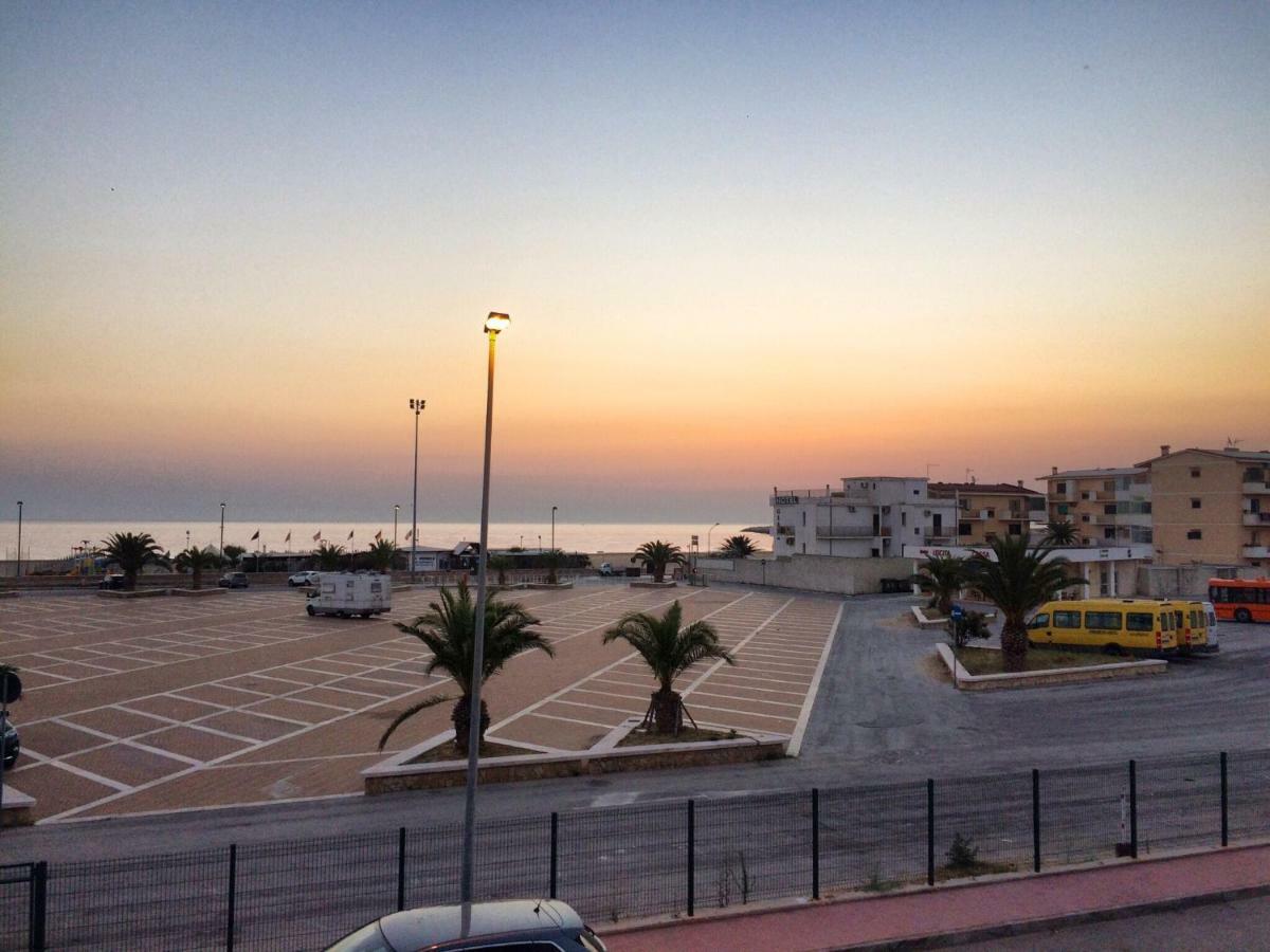 B&B Palazzo Manfredi Vieste, Fronte Mare Con Parcheggio Dış mekan fotoğraf