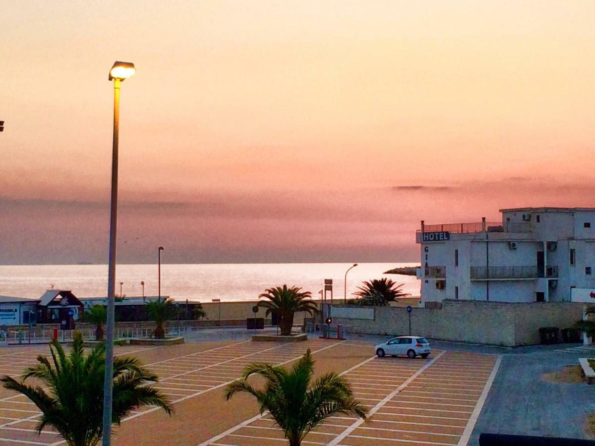 B&B Palazzo Manfredi Vieste, Fronte Mare Con Parcheggio Dış mekan fotoğraf