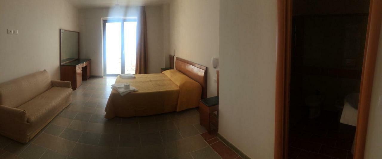 B&B Palazzo Manfredi Vieste, Fronte Mare Con Parcheggio Dış mekan fotoğraf