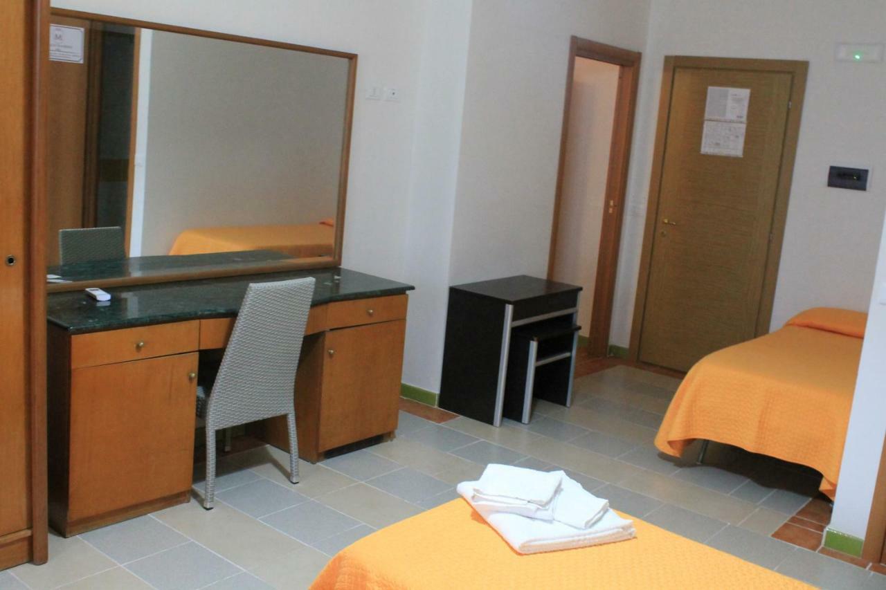 B&B Palazzo Manfredi Vieste, Fronte Mare Con Parcheggio Dış mekan fotoğraf